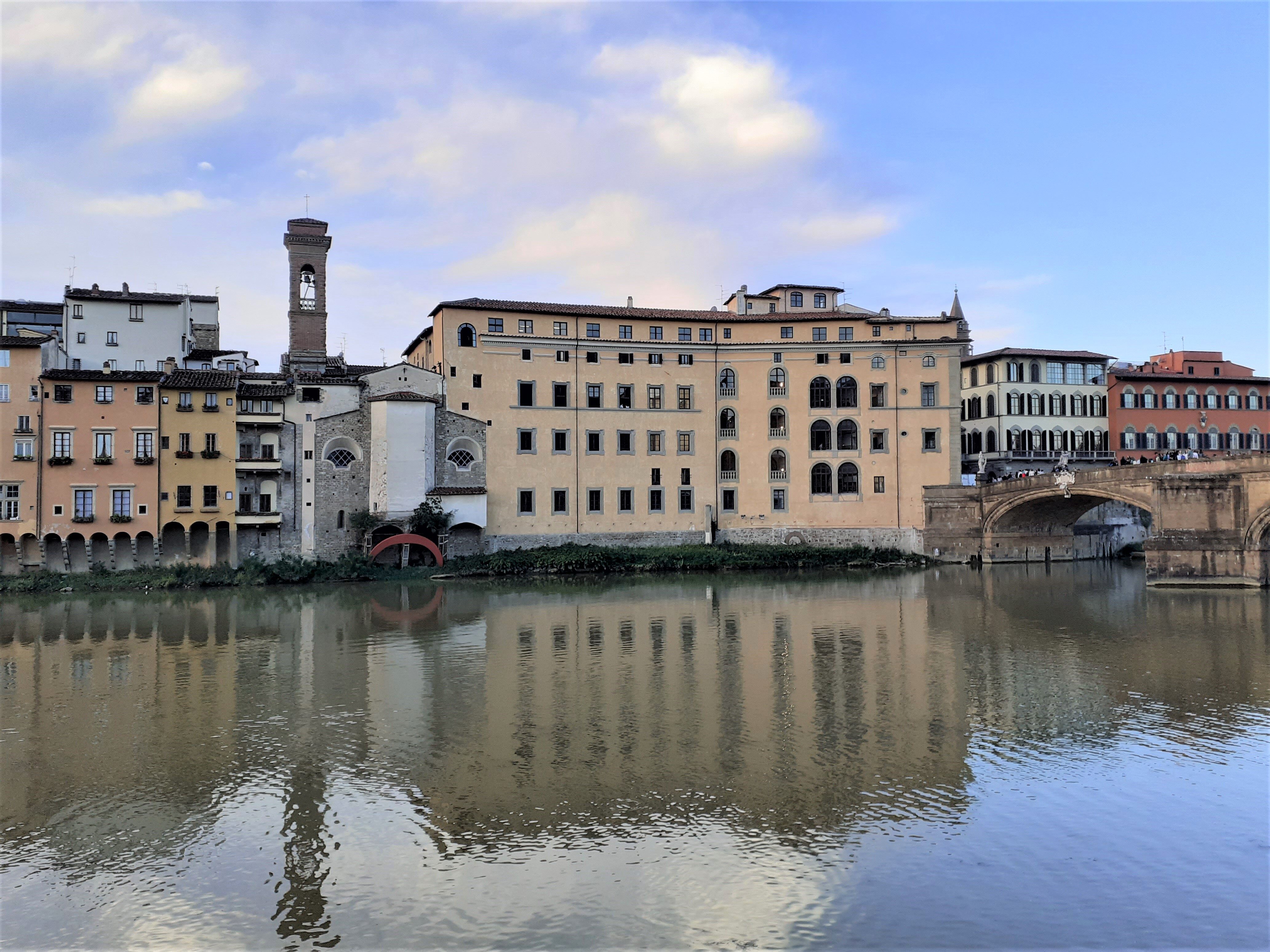 Façade du Palazzo Frescobaldi donnant sur l'Arno.
