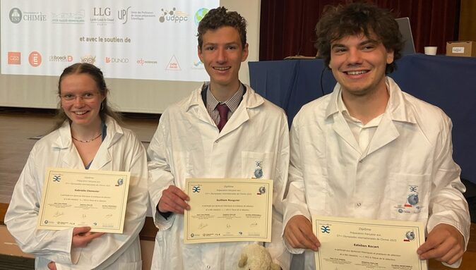 Les 3 étudiants de PCSI2 lors de la remise des prix